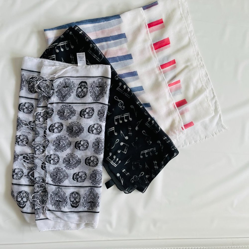 Lot of 3 Scarves Black/white/blue/red scarves
